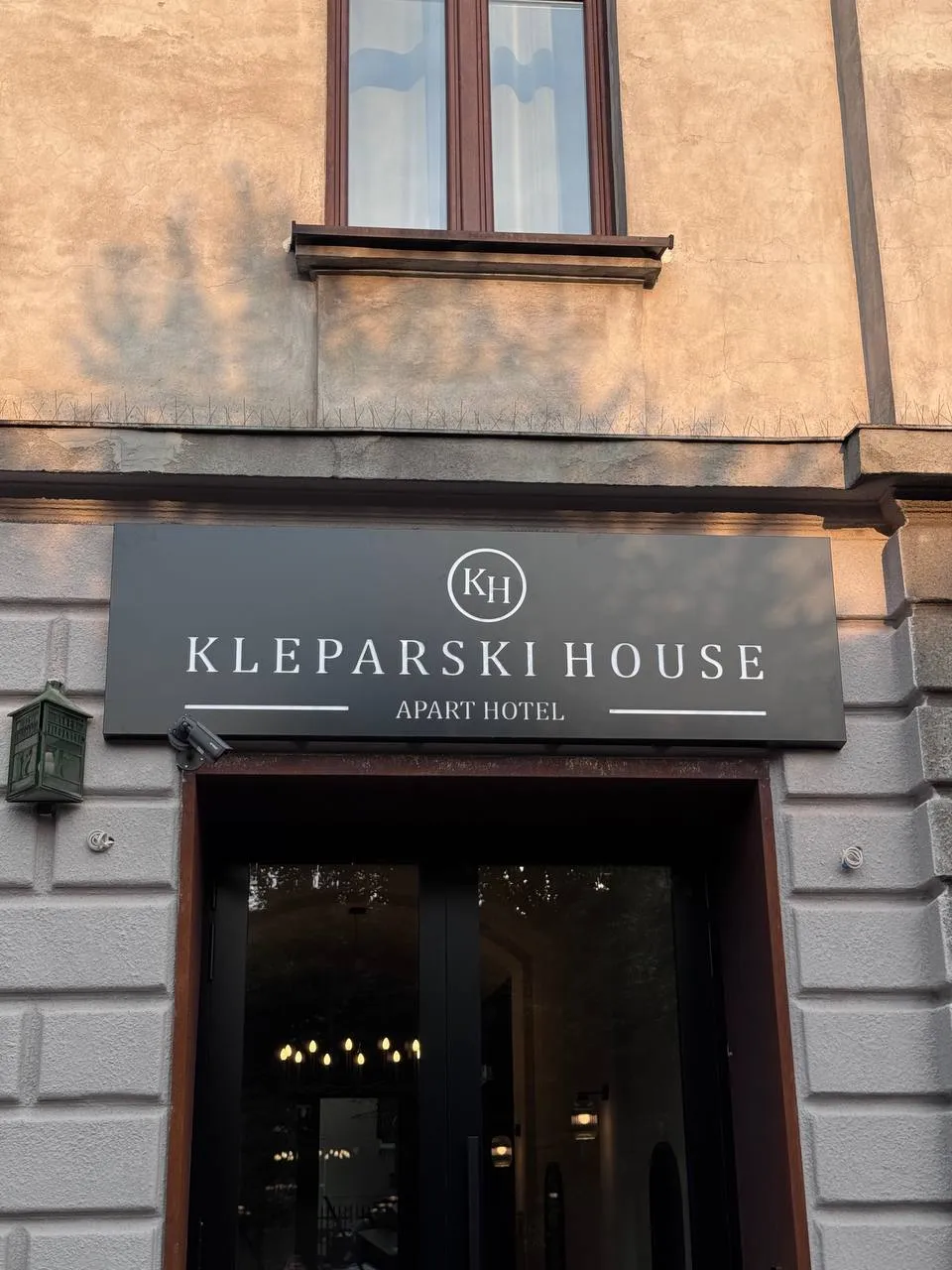 Współpraca B2B Sigmatom – apartamenty, szafa RACK, monitoring, kontrola dostępu, ppoż. i oddymianie